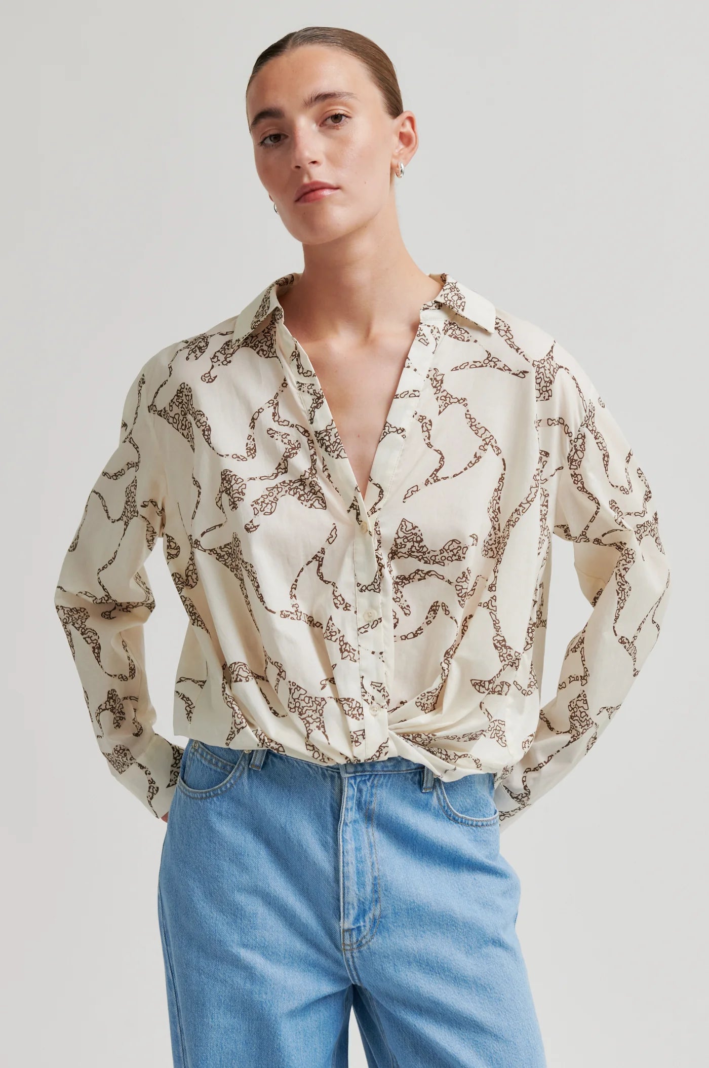 Soil Front Twist Shirt Eggnog