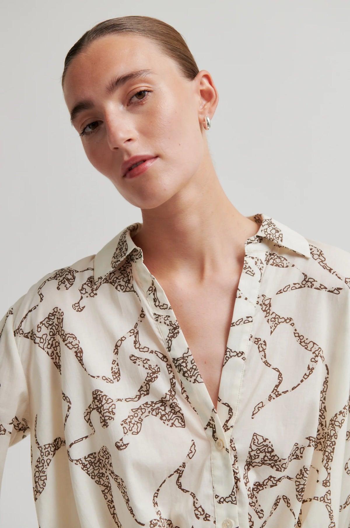 Soil Front Twist Shirt Eggnog
