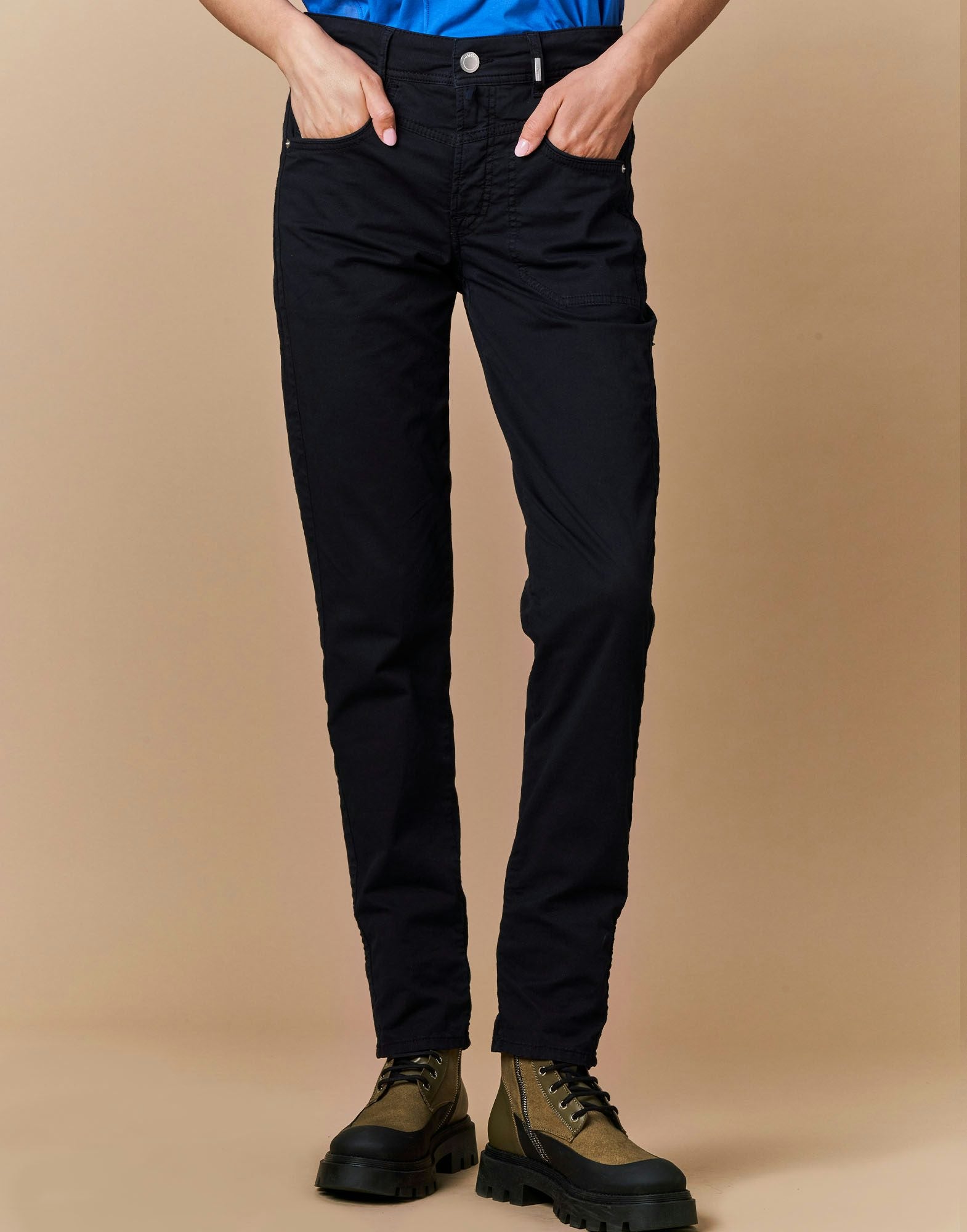 Inform Pant in Blue