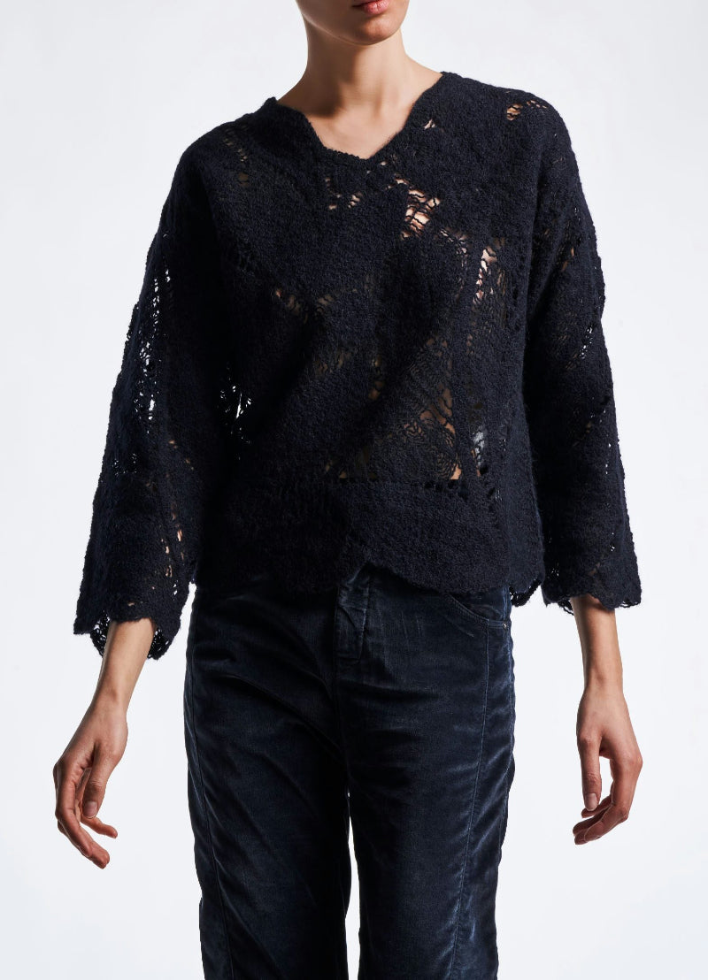 Sincerity Crewneck Sweater with Leaf Pattern