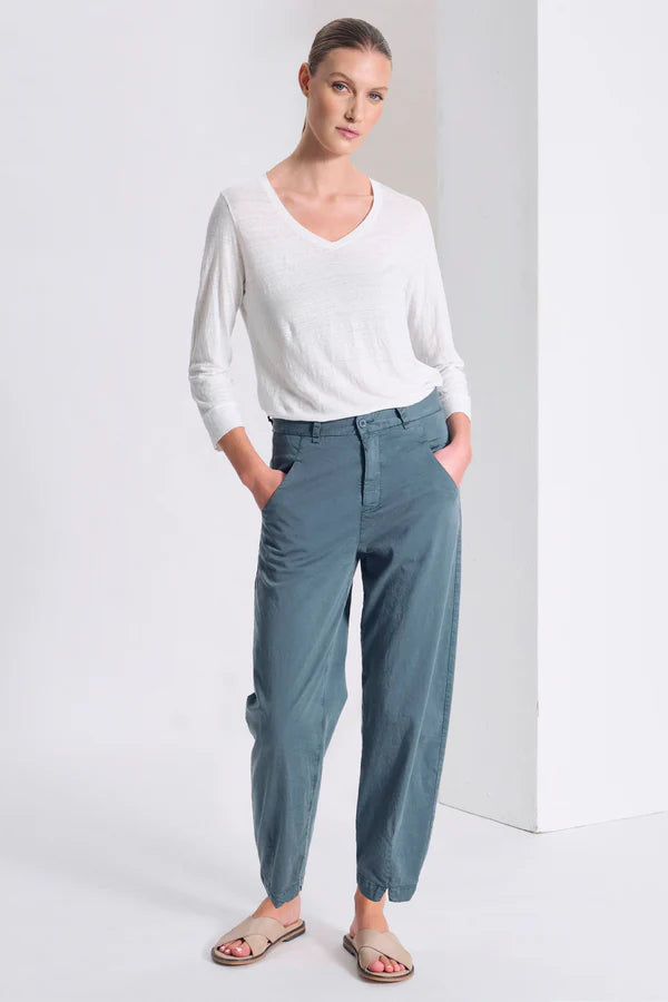 Comfort fit trousers in cotton and tencel stretch