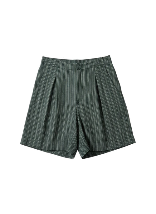 Transit shorts with flared leg, made of viscose fabric printed with vertical stripes. The garment is characterized by the full belt on the front and with elastic on the back, rounded pockets and 2 deep flaps on the front, while on the back 2 aesthetic welt pockets. Garment washed and dyed garment.
