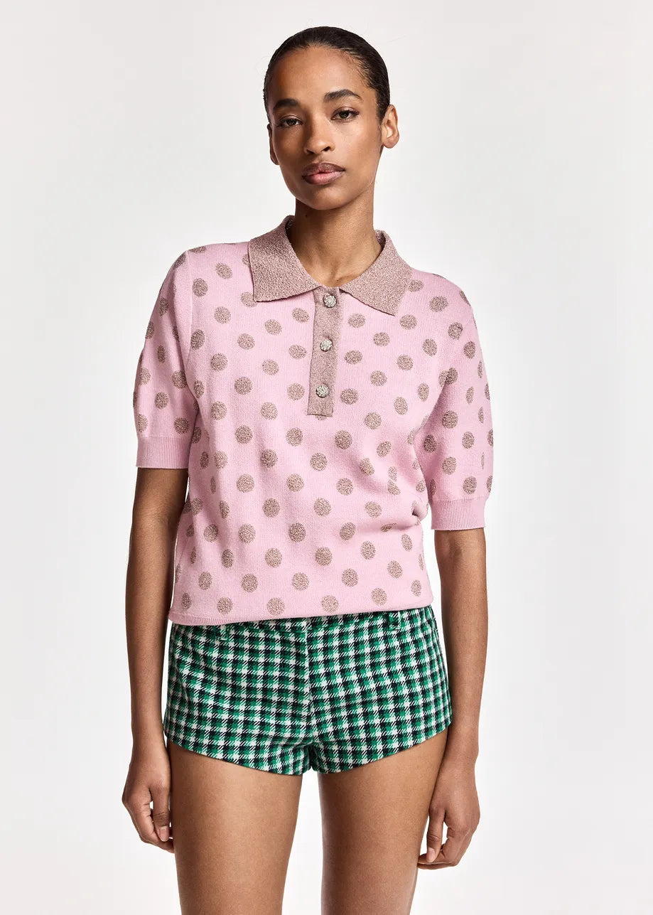 KRAB-K1BH

Essentiel Antwerp polka-dot knit polo top crafted in a fine knit with a subtly textured pattern that adds dimension to the surface. The relaxed silhouette is complemented by short sleeves, a classic polo collar and a rhinestone-encrushed button placket for a timeless finish. Ribbed trims complete the design with a neat and structured touch.