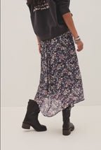 Classic Skirt Clap