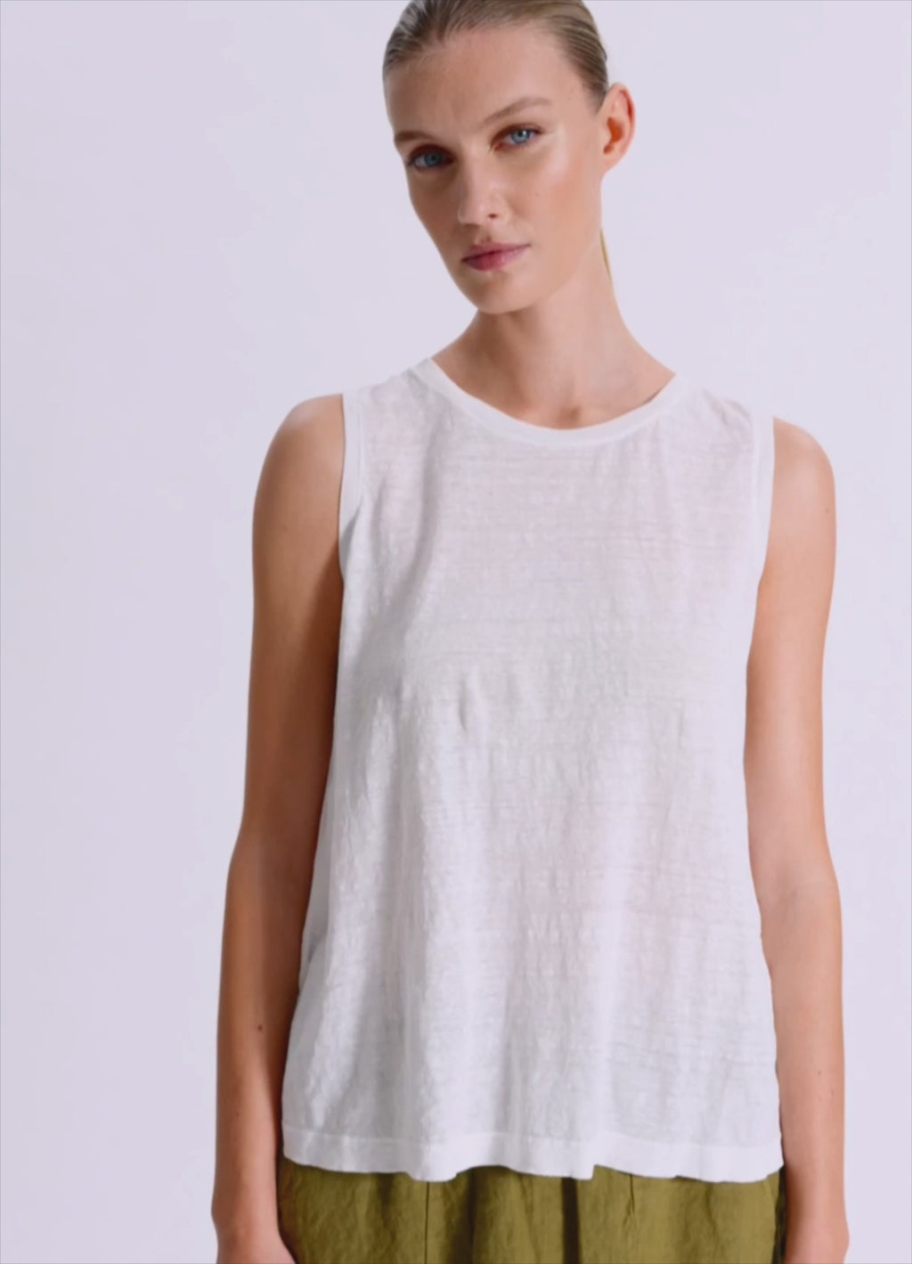Tank top in linen jersey front and viscose georgette at the back